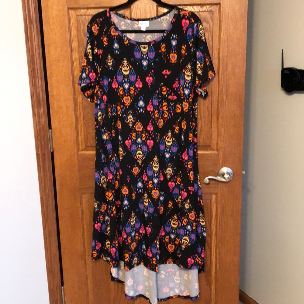 Lularoe Black Stretchy Fun Patterned Carly NWOT